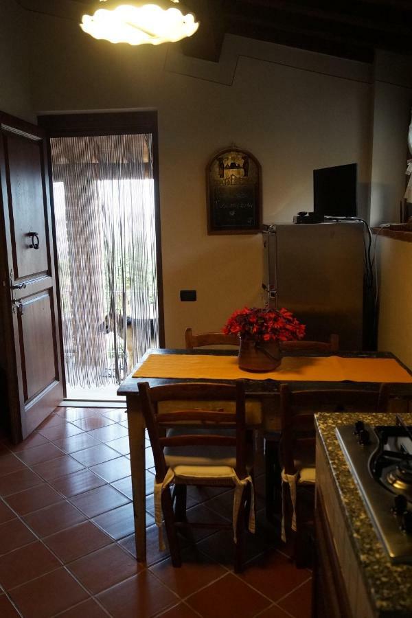 Il Borghetto Di Carra Apartment Talla Екстериор снимка