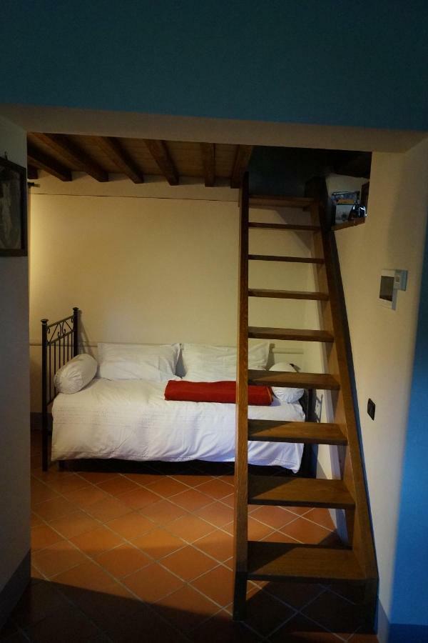 Il Borghetto Di Carra Apartment Talla Екстериор снимка