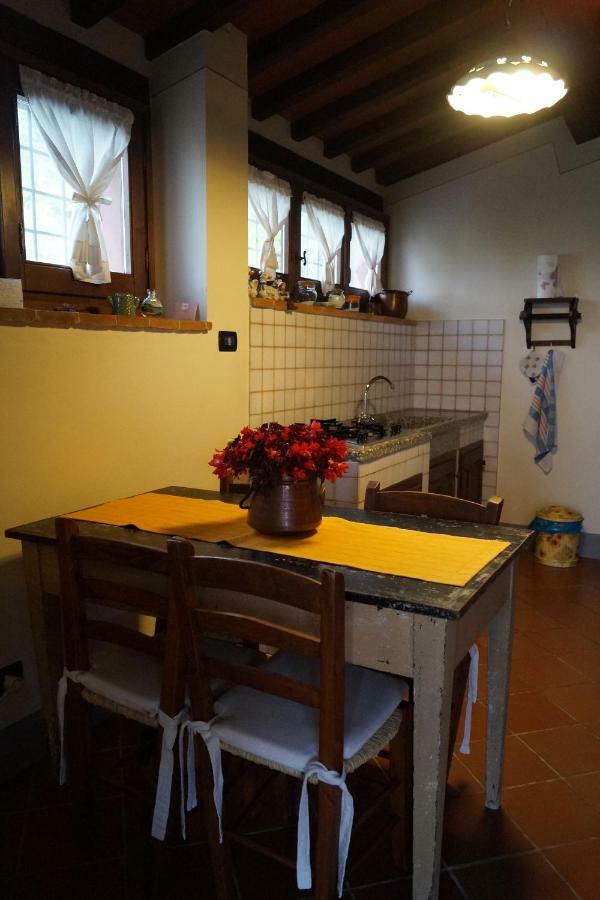 Il Borghetto Di Carra Apartment Talla Екстериор снимка
