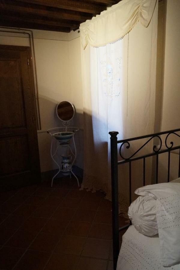 Il Borghetto Di Carra Apartment Talla Екстериор снимка
